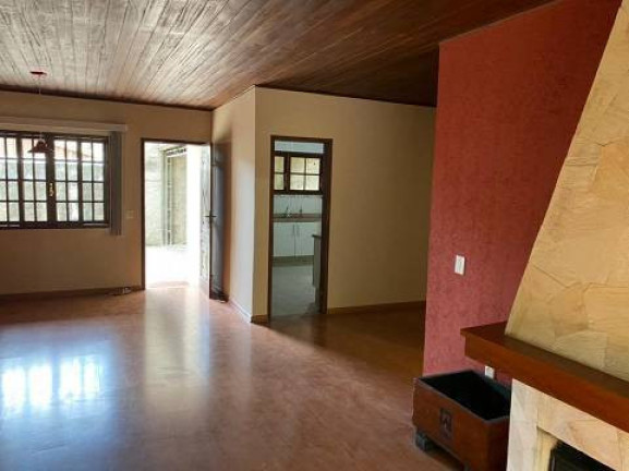 Imagem Casa com 3 Quartos à Venda, 500 m² em Cascatinha - Nova Friburgo