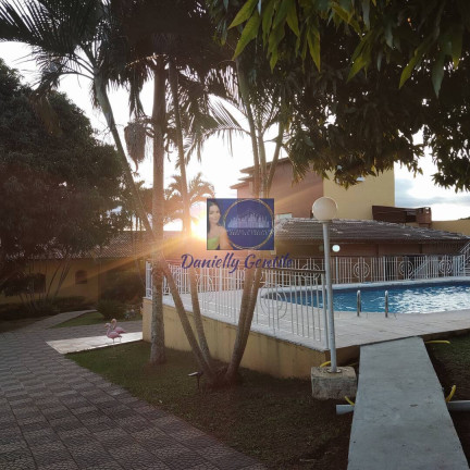 Casa de Condomínio com 4 Quartos para Temporada,  em Ninho Verde 2 - Pardinho