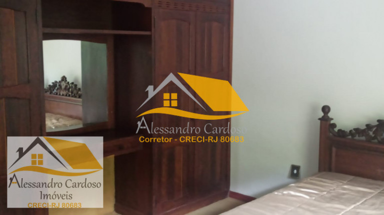 Imagem Casa com 3 Quartos à Venda, 300 m²
