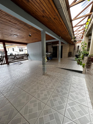Imagem Casa com 10 Quartos à Venda, 350 m² em Cohapar - Guaratuba Imagem Casa com 10 Quartos à Venda, 350 m² em Cohapar - Guaratuba