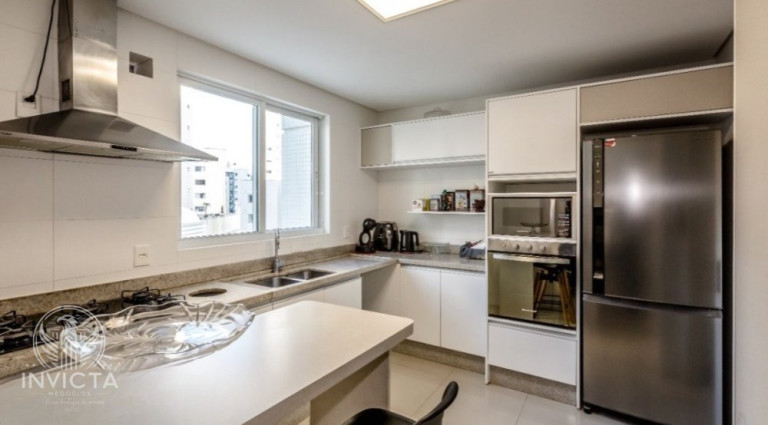 Imagem Apartamento com 4 Quartos à Venda, 150 m² em Centro - Balneário Camboriú Imagem Apartamento com 4 Quartos à Venda, 150 m² em Centro - Balneário Camboriú