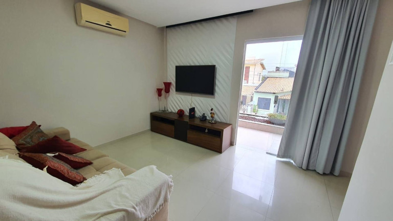Imagem Casa com 5 Quartos à Venda, 225 m² em Atalaia - Aracaju Imagem Casa com 5 Quartos à Venda, 225 m² em Atalaia - Aracaju