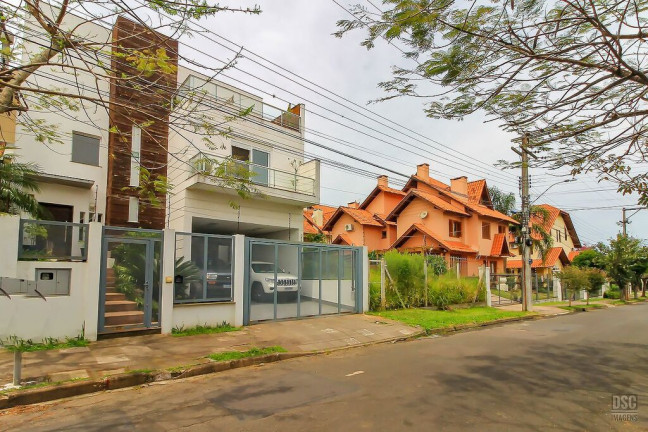 Imagem Casa com 3 Quartos à Venda, 290 m² em Guarujá - Porto Alegre