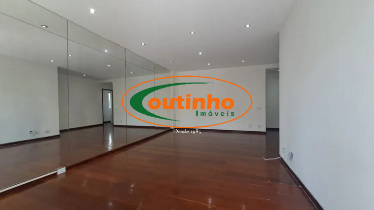 Imagem Apartamento com 2 Quartos à Venda, 125 m² em Tijuca - Rio De Janeiro Imagem Apartamento com 2 Quartos à Venda, 125 m² em Tijuca - Rio De Janeiro