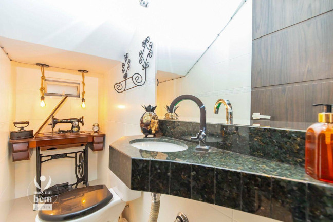 Imagem Sobrado com 3 Quartos à Venda, 160 m² em Xaxim - Curitiba