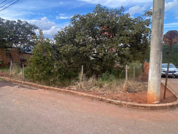 Terreno à Venda, 300 m² em Centro - Itatiaiuçu