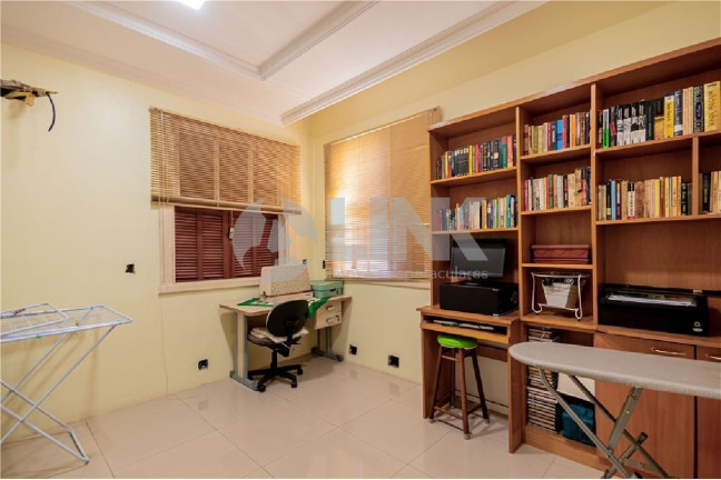 Imagem Apartamento com 3 Quartos à Venda, 94 m² em Petrópolis - Porto Alegre Imagem Apartamento com 3 Quartos à Venda, 94 m² em Petrópolis - Porto Alegre