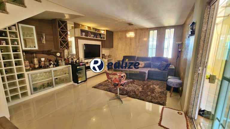 Casa com 3 Quartos à Venda, 220 m² em Praia Do Morro - Guarapari