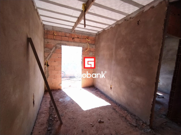 Imagem Casa com 2 Quartos à Venda, 93 m² em Alto Floresta - Montes Claros