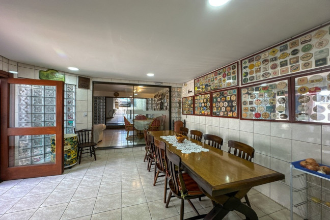 Imagem Casa com 3 Quartos à Venda, 300 m² em Três Figueiras - Porto Alegre