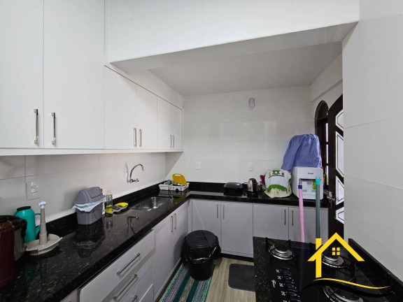 Imagem Casa com 6 Quartos à Venda, 232 m² em Centro - Balneário Barra Do Sul Imagem Casa com 6 Quartos à Venda, 232 m² em Centro - Balneário Barra Do Sul