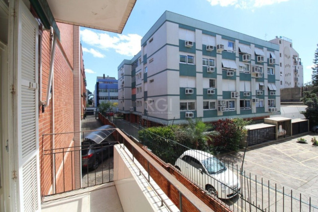 Imagem Imóvel com 2 Quartos à Venda, 97 m² em Menino Deus - Porto Alegre Imagem Imóvel com 2 Quartos à Venda, 97 m² em Menino Deus - Porto Alegre