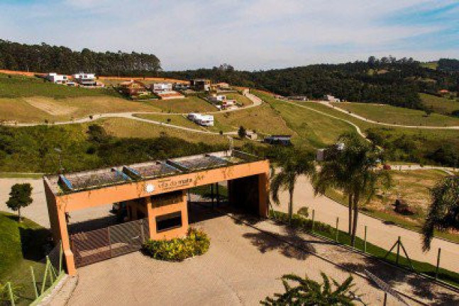 Imagem Terreno à Venda, 2.850 m² em São Roque Imagem Terreno à Venda, 2.850 m² em São Roque