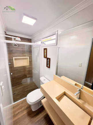 Imagem Casa de Condomínio com 3 Quartos à Venda, 205 m²