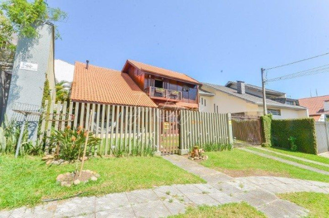 Imagem Casa com 3 Quartos à Venda, 252 m² em Pilarzinho - Curitiba Imagem Casa com 3 Quartos à Venda, 252 m² em Pilarzinho - Curitiba