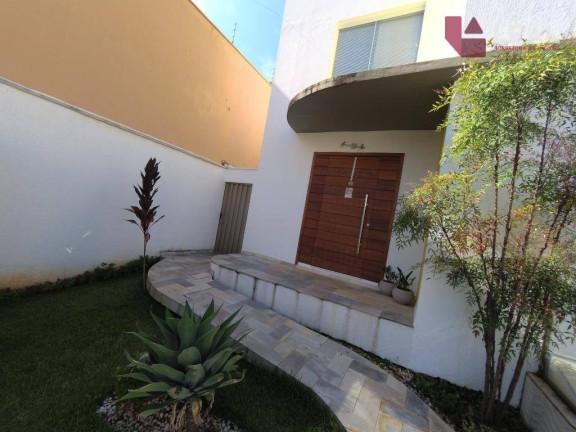 Imagem Casa com 5 Quartos à Venda, 340 m² em Medicina - Pouso Alegre Imagem Casa com 5 Quartos à Venda, 340 m² em Medicina - Pouso Alegre