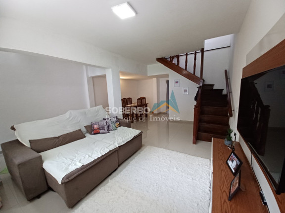 Imagem Casa com 3 Quartos à Venda, 300 m² em Granja Guarani - Teresópolis