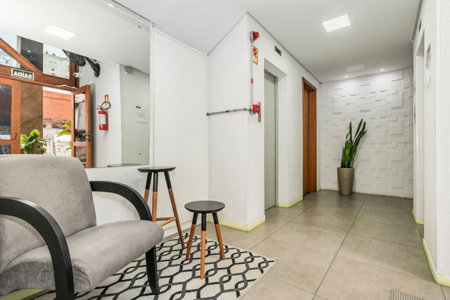 Imagem Apartamento com 1 Quarto à Venda, 27 m² em Centro Histórico - Porto Alegre Imagem Apartamento com 1 Quarto à Venda, 27 m² em Centro Histórico - Porto Alegre