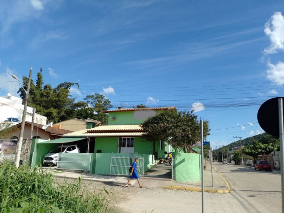 Imagem Casa com 2 Quartos à Venda, 240 m² em Bombas - Bombinhas Imagem Casa com 2 Quartos à Venda, 240 m² em Bombas - Bombinhas