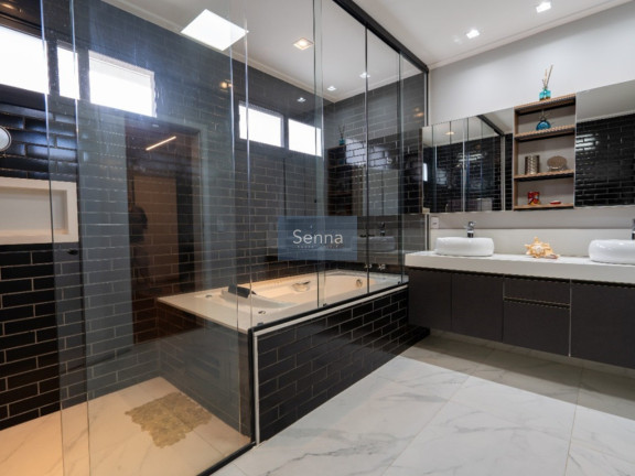 Imagem Casa com 5 Quartos à Venda,  em Medeiros - Jundiaí