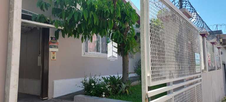 Imagem Casa com 3 Quartos à Venda,  em Patronato - Santa Maria