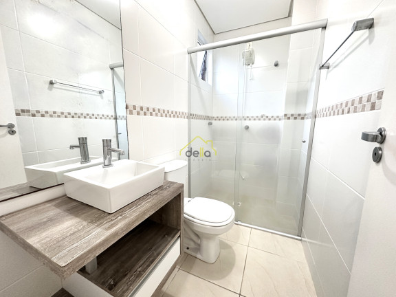 Imagem Imóvel com 3 Quartos à Venda, 95 m² em Saguaçu - Joinville