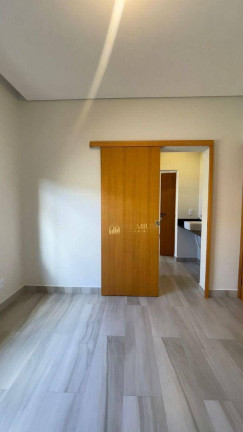 Imagem Sobrado com 3 Quartos à Venda, 192 m² em Santa Mônica - Caçapava