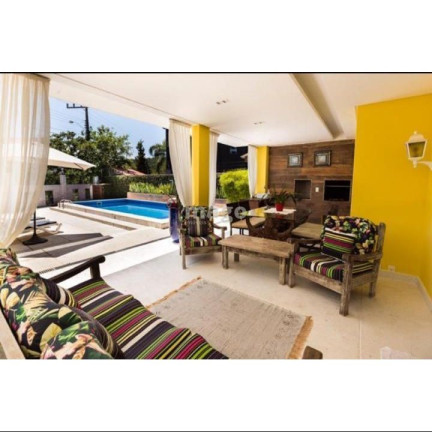 Imagem Casa com 3 Quartos à Venda, 350 m² em Taquaras - Balneário Camboriú