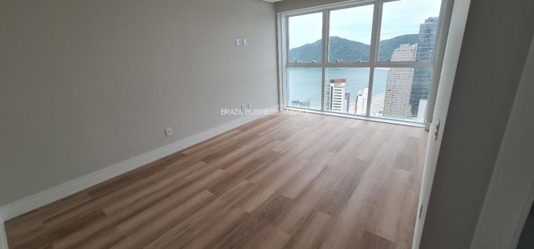 Imagem Imóvel com 4 Quartos à Venda, 227 m² em Centro - Balneário Camboriú