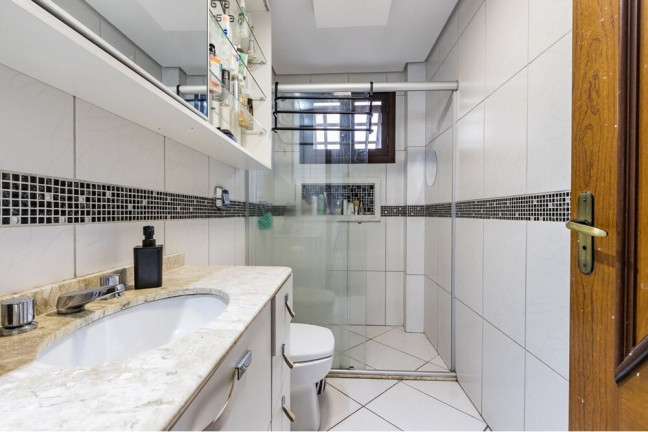 Imagem Imóvel com 3 Quartos à Venda, 161 m² em Jardim Itu - Porto Alegre Imagem Imóvel com 3 Quartos à Venda, 161 m² em Jardim Itu - Porto Alegre