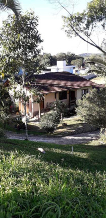 Imagem Casa com 4 Quartos à Venda, 194 m² em América - Joinville Imagem Casa com 4 Quartos à Venda, 194 m² em América - Joinville