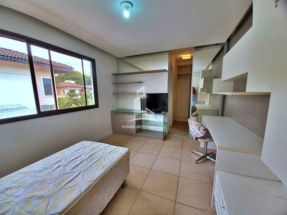 Imagem Casa com 3 Quartos à Venda, 181 m² em Edson Queiroz - Fortaleza Imagem Casa com 3 Quartos à Venda, 181 m² em Edson Queiroz - Fortaleza