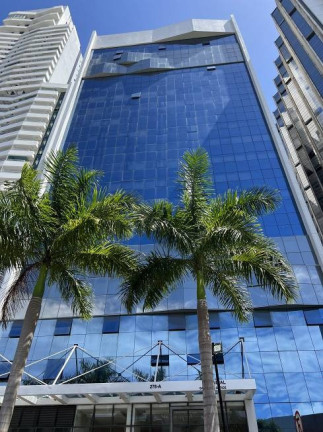 Imóvel Comercial à Venda, 30 m² em Caminho Das árvores - Salvador