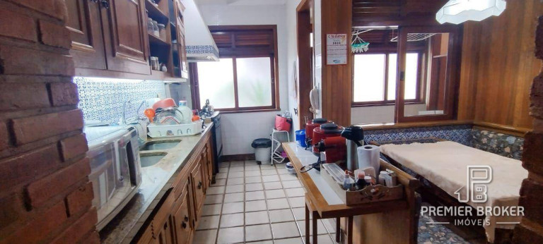Imagem Casa com 5 Quartos à Venda, 212 m² em Alto - Teresópolis