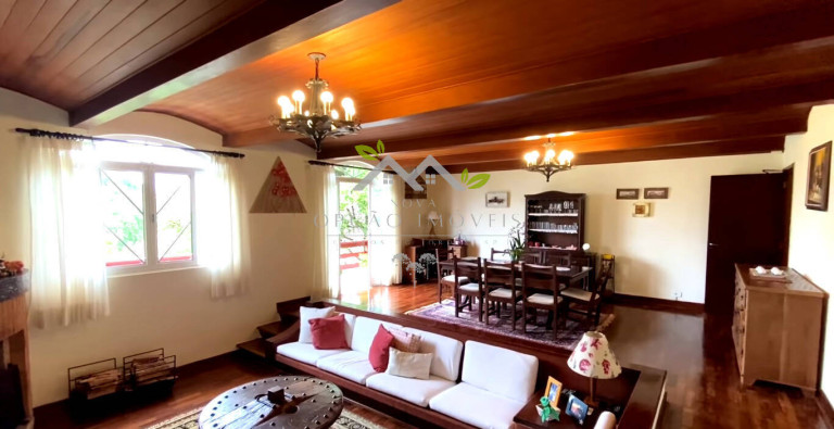 Imagem Casa com 3 Quartos à Venda, 190 m² em Vila Inglesa - Campos Do Jordão
