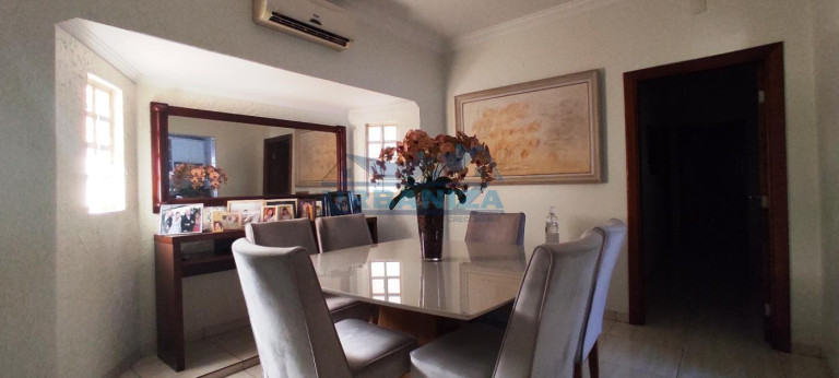 Imagem Casa com 3 Quartos à Venda, 216 m² em Jardim Icaray - Birigui