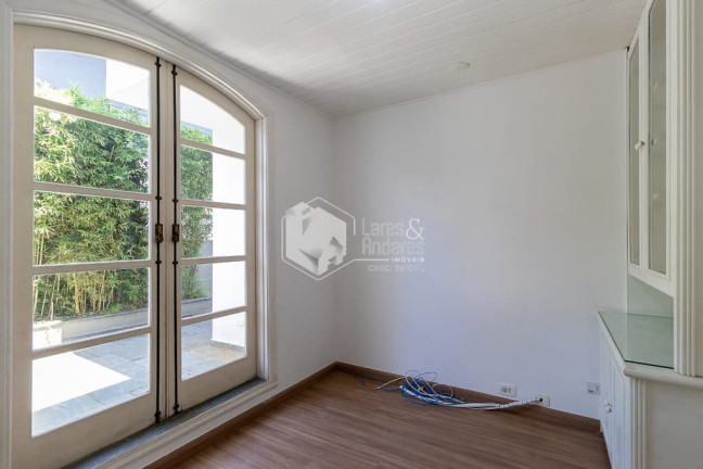 Imagem Casa com 4 Quartos à Venda, 260 m² em Jardim Morumbi - São Paulo Imagem Casa com 4 Quartos à Venda, 260 m² em Jardim Morumbi - São Paulo