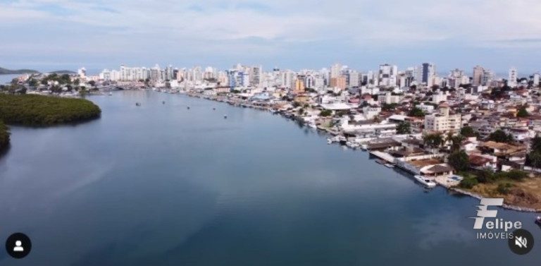 Imagem Terreno à Venda, 1.547 m² em Centro - Guarapari