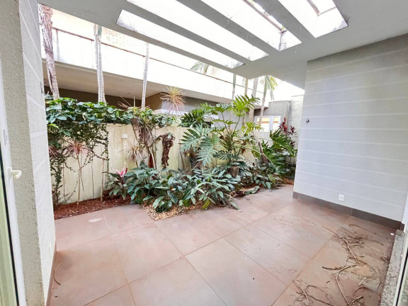 Imagem Casa com 3 Quartos à Venda, 222 m² em Cascavel