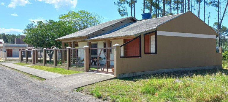 Imagem Casa com 2 Quartos à Venda, 180 m² em Village - Capao Da Canoa