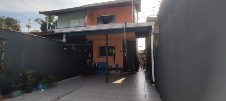 Sobrado com 2 Quartos à Venda, 180 m² em Peruíbe