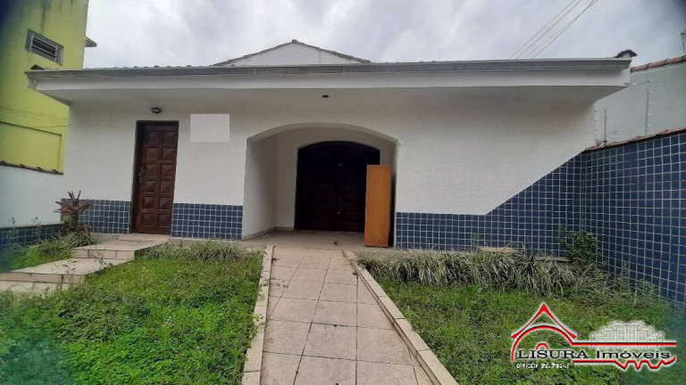 Casa com 7 Quartos para Alugar, 381 m² em Centro - Jacareí
