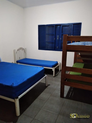 Imagem Chácara com 6 Quartos à Venda, 300 m²