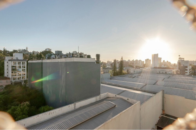 Imagem Imóvel com 3 Quartos à Venda, 100 m² em Menino Deus - Porto Alegre Imagem Imóvel com 3 Quartos à Venda, 100 m² em Menino Deus - Porto Alegre
