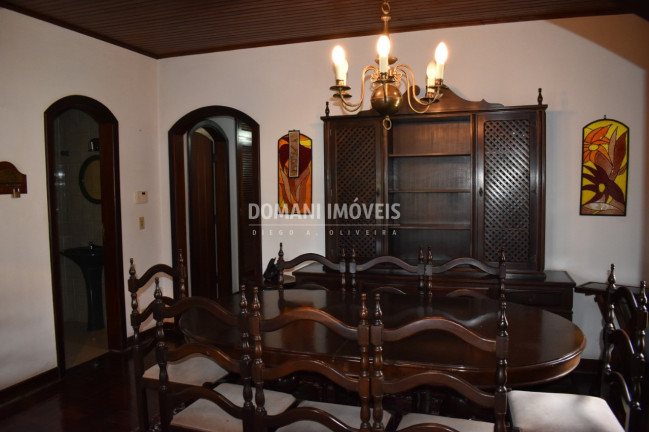 Imagem Casa com 3 Quartos à Venda, 280 m² em Região Da Abernéssia - Campos Do Jordão Imagem Casa com 3 Quartos à Venda, 280 m² em Região Da Abernéssia - Campos Do Jordão