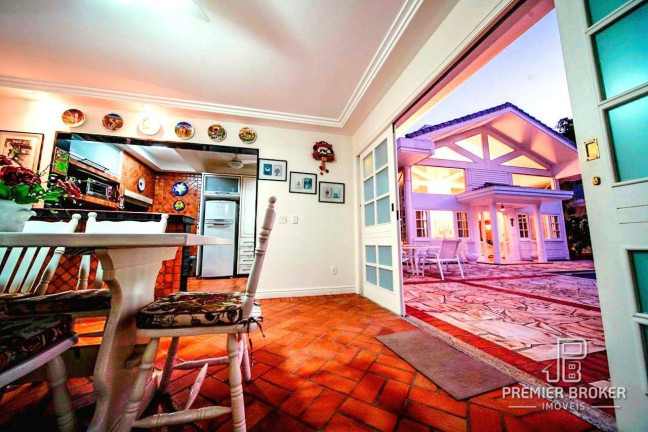 Imagem Casa com 4 Quartos à Venda, 515 m² em Comary - Teresópolis
