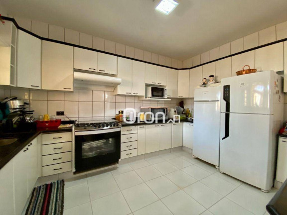 Imagem Sobrado com 5 Quartos à Venda, 420 m² em Santa Genoveva - Goiânia Imagem Sobrado com 5 Quartos à Venda, 420 m² em Santa Genoveva - Goiânia
