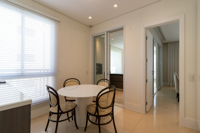 Imagem Apartamento com 4 Quartos à Venda, 405 m² em Moema - São Paulo