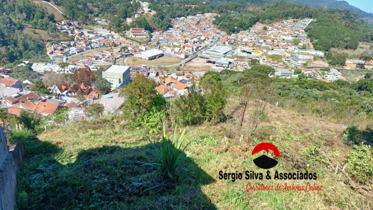 Terreno à Venda, 476 m² em Campos Do Jordão