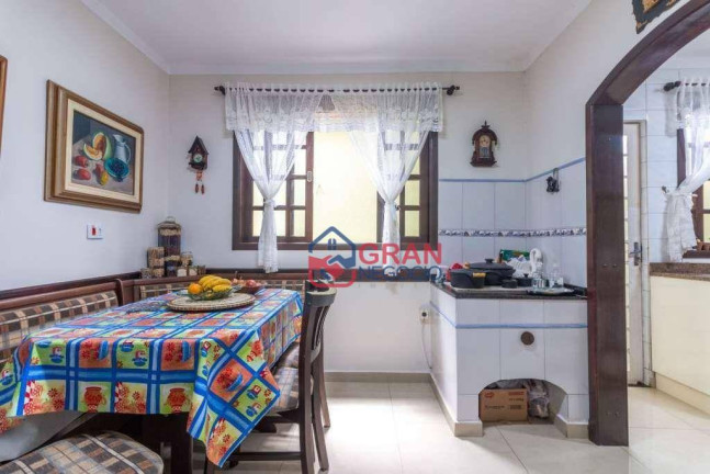 Imagem Casa com 3 Quartos à Venda, 123 m² em São Braz - Curitiba